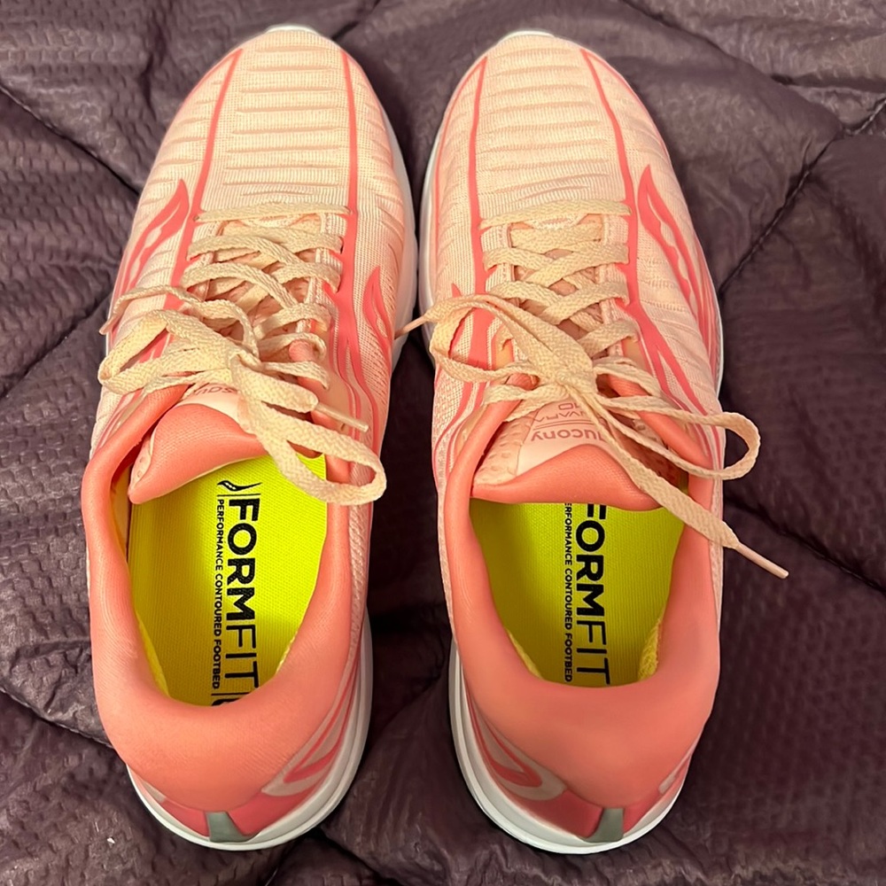 Brand new pair of Saucony size 12 m women shoes